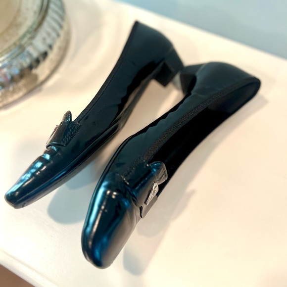 Prada Black Patent Triangle Logo Square Toe & Block Heel Pump Size 37 - Picture 5 of 15